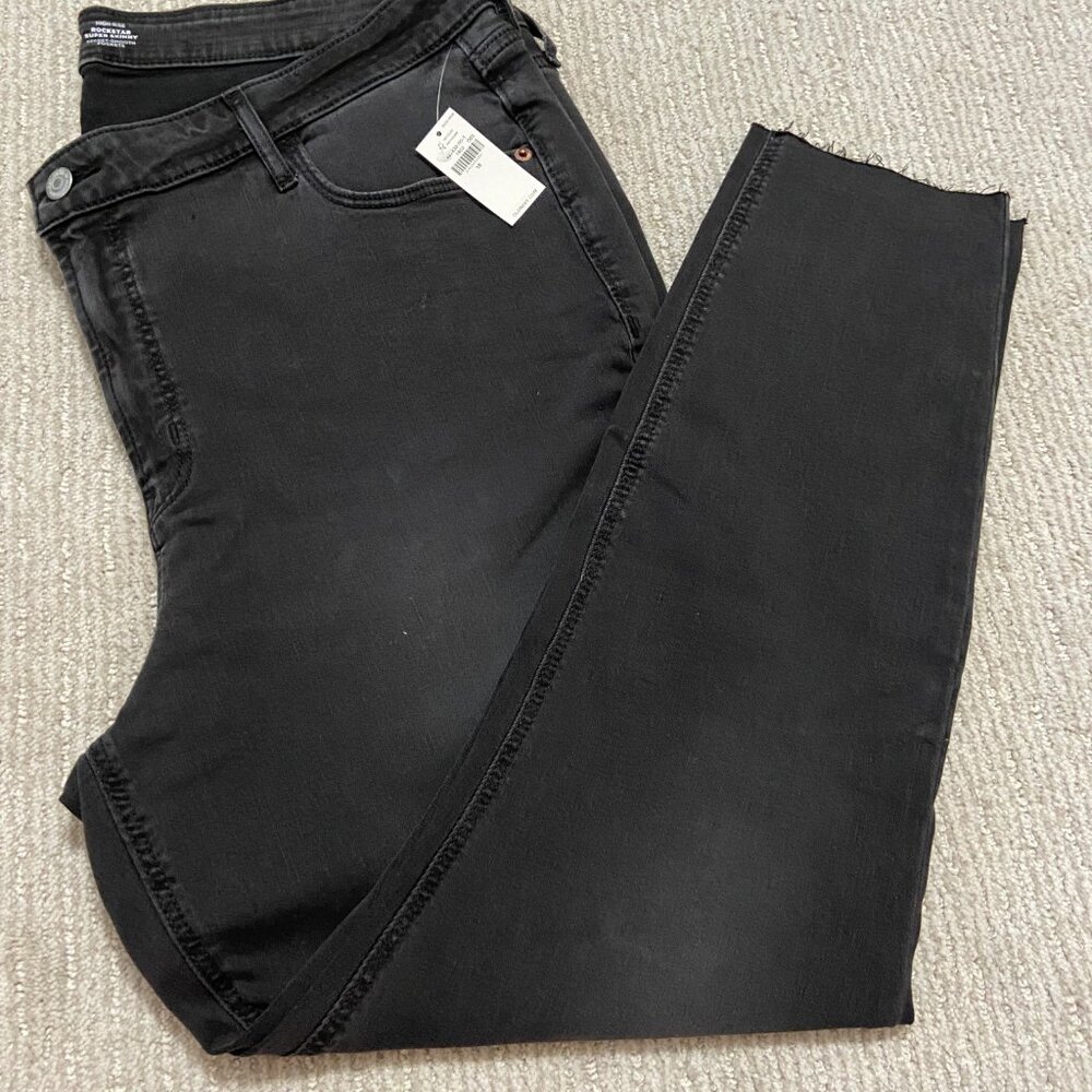 NWT Black High-Rise Skinny jeans with distressed bottoms-Size 18